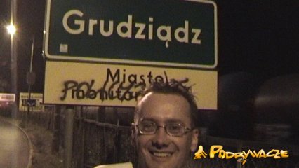Frame from the video Podrywacz tańczy kujawiaka