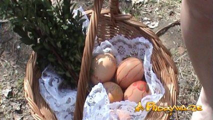 Frame from the video W czasie wielkiej nocy przybywa pycie mocy