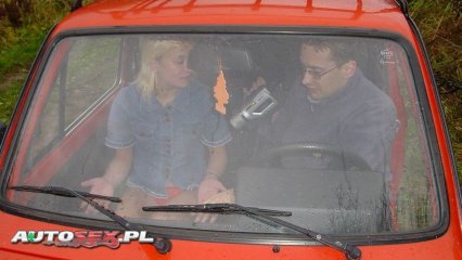 Frame from the video Bzykanko w maluchu