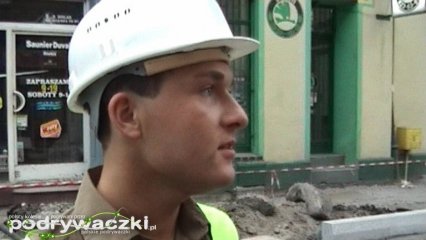 Frame from the video Budowniczowie kładą lachę!