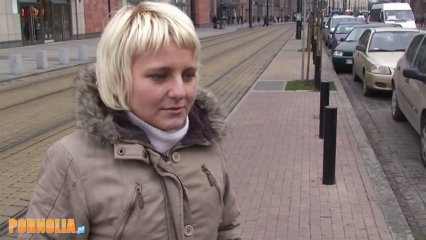 Frame from the video Edyta bzyka się z kolesiem