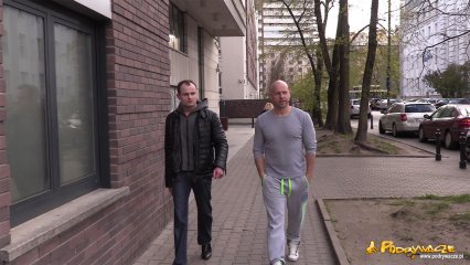 Frame from the video Dziewczyna z ulicy