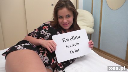 Frame from the video Gorąca Ewelina z zabawką