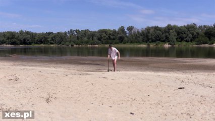 Frame from the video Rozbitek