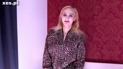 Frame from the video Drobna gorąca blondyneczka
