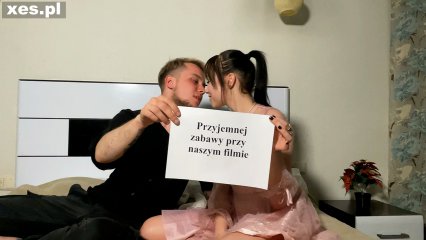 Kadr z filmu Numerek z młodą brunetką
