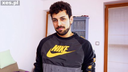 Kadr z filmu Szybka akcja na sofie