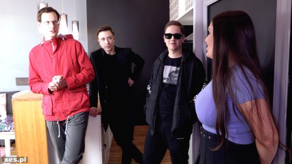 Frame from the video Dziwne zaproszenie