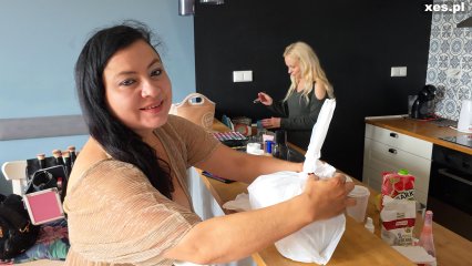 Kadr z filmu Kręcimy pornola - Belinda & Christina Santes