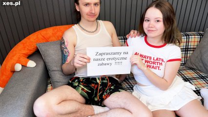 Frame from the video Młoda lubi do środka