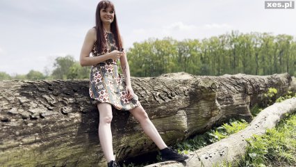 Frame from the video Letni numerek w plenerze